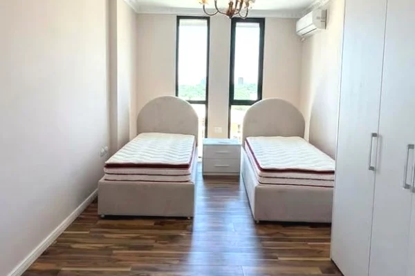 Shtepi ne shitje Apartament ne Tirane, 2+1, Mobilimi E mobiluar, Pagesa 305,000  Euro.