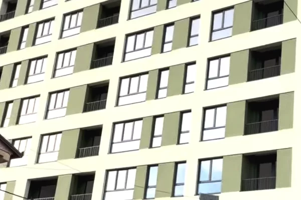 Shtepi ne shitje Apartament ne Tirane, 3+1, Mobilimi Bosh, pa mobiluar, Pagesa 223,500  Euro.