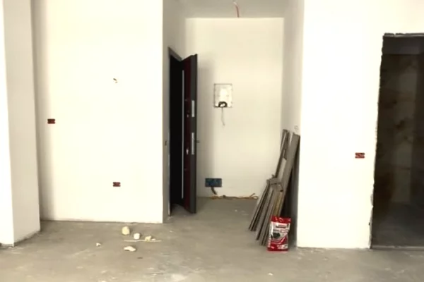 Shtepi ne shitje Apartament ne Tirane, 3+1, Mobilimi Bosh, pa mobiluar, Pagesa 223,500  Euro.