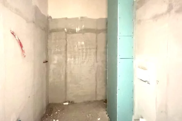Shtepi ne shitje Apartament ne Tirane, 1+1, Mobilimi Bosh, pa mobiluar, Pagesa 7,400,000  Leke.