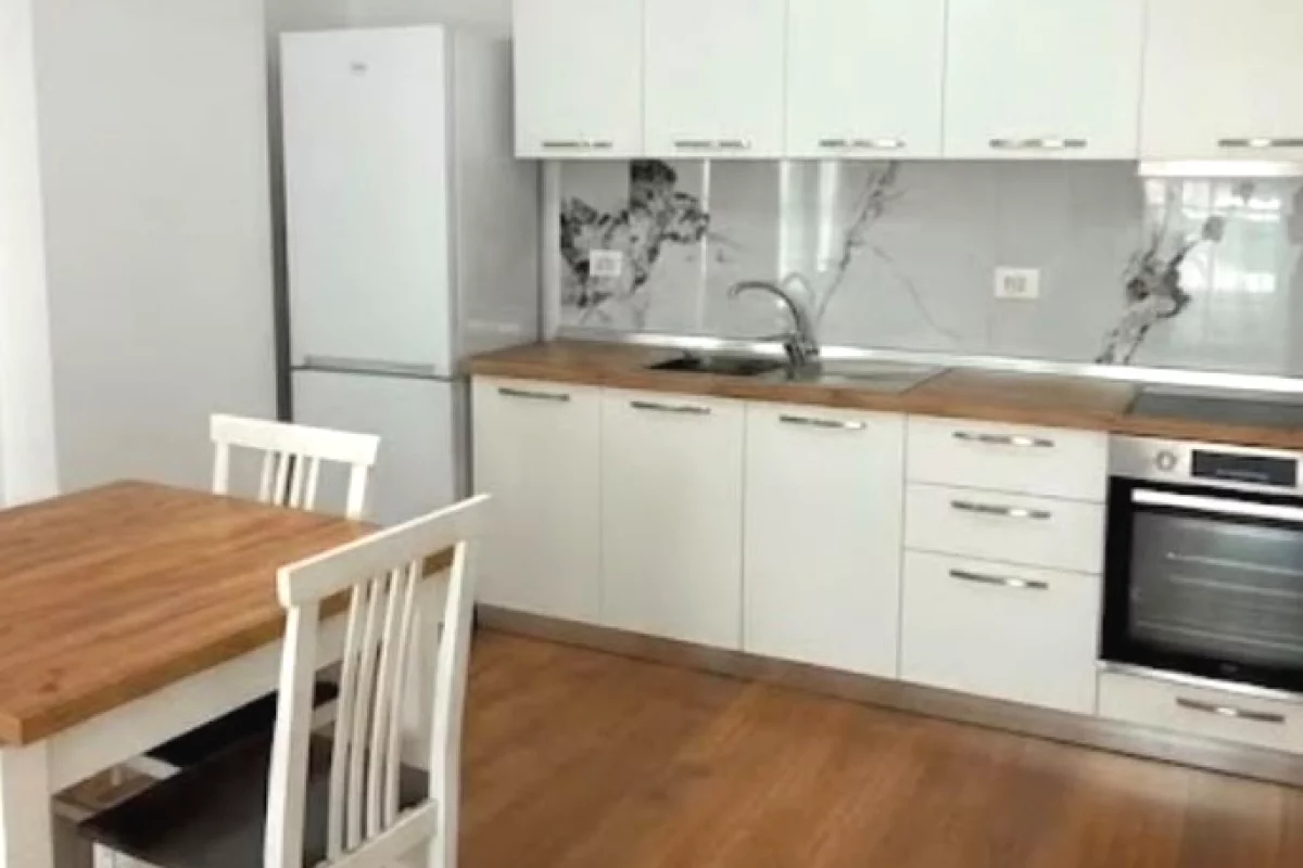 Shtepi me qera Apartament ne Tirane, 2+1, Mobilimi E mobiluar, Pagesa 75,000  Leke.