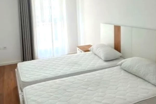 Shtepi me qera Apartament ne Tirane, 2+1, Mobilimi E mobiluar, Pagesa 75,000  Leke.