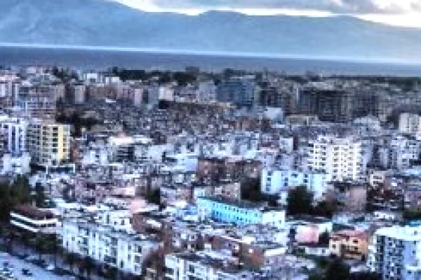 Shtepi ne shitje Apartament ne Vlore, 2+1, Mobilimi Bosh, pa mobiluar, Pagesa 15,700,000  Leke.