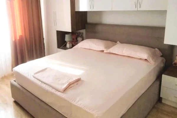 Shtepi ne shitje Apartament ne Tirane, 1+1, Mobilimi E mobiluar, Pagesa 11,500,000  Leke.
