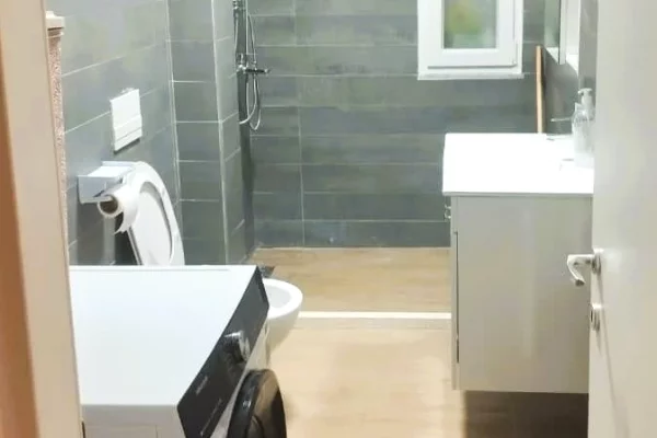 Shtepi ne shitje Apartament ne Tirane, 1+1, Mobilimi E mobiluar, Pagesa 11,500,000  Leke.