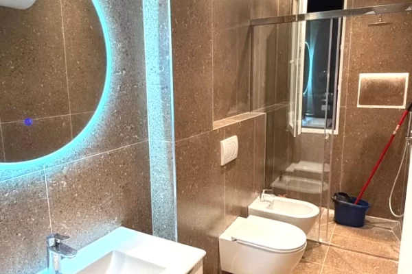 Shtepi ne shitje Apartament ne Tirane, 2+1, Mobilimi Bosh, pa mobiluar, Pagesa 18,300,000  Leke.