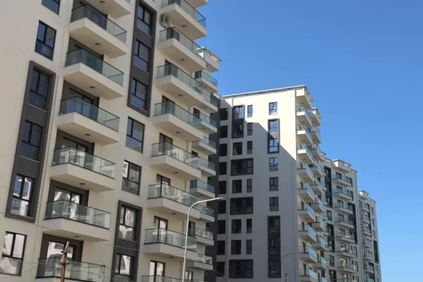 Shtepi ne shitje Apartament ne Tirane, 2+1, Mobilimi Bosh, pa mobiluar, Pagesa 220,000  Euro.