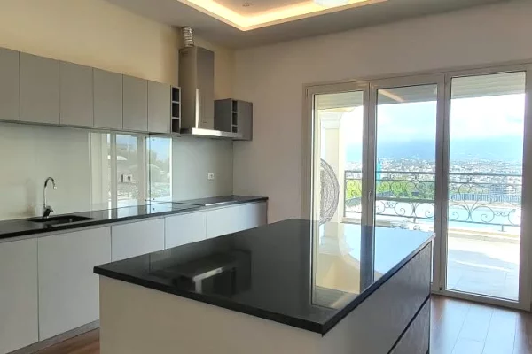 Luxury villas for sale in Tirana 5+1, In Part