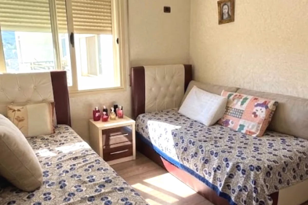 Shtepi ne shitje Apartament ne Vlore, 2+1, Mobilimi E mobiluar, Pagesa 15,700,000  Leke.