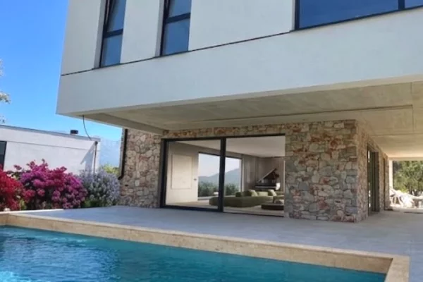 Luxury villas for sale in Tirana 6+1, Furnished