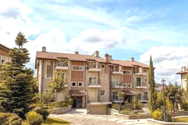 Luxury villas for sale in Tirana 4+1, Emty
