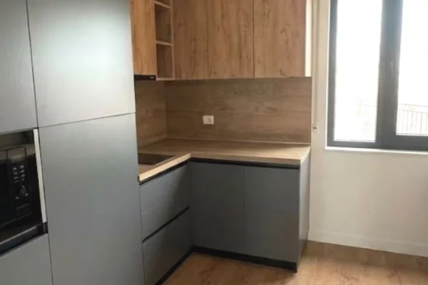 🏢✨ JEPET ME QIRA ZYRE NE QENDER – TIRANE ✨