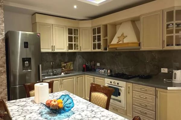 Shtepi me qera Apartament ne Tirane, 2+1, Mobilimi E mobiluar, Pagesa 100,000  Leke.