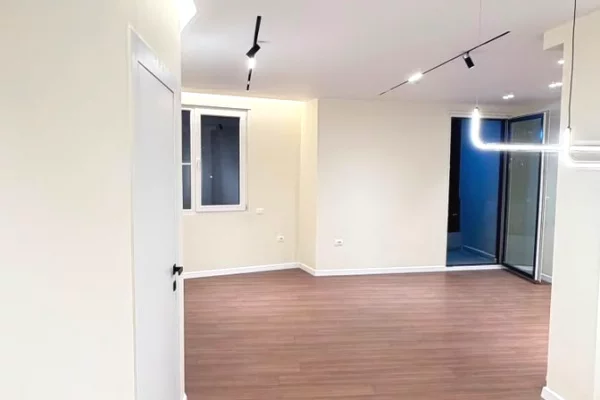 Shtepi ne shitje Apartament ne Tirane, 2+1, Mobilimi Bosh, pa mobiluar, Pagesa 18,300,000  Leke.