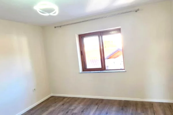 Shtepi ne shitje 2+1 ne Tirane - 14,000,000 Leke