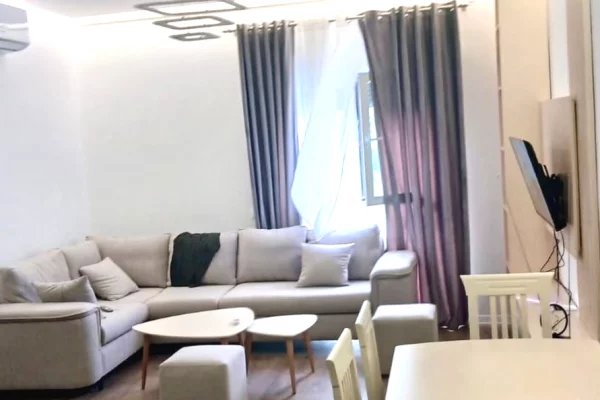 Shtepi me qera Apartament ne Tirane, 2+1, Mobilimi E mobiluar, Pagesa 60,000  Leke.