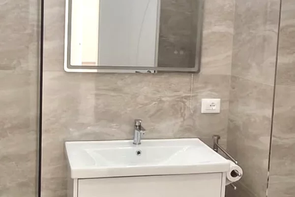 🏢 JEPET ME QIRA ZYRE – RRUGA E KOSOVAREVE, TIRANE
