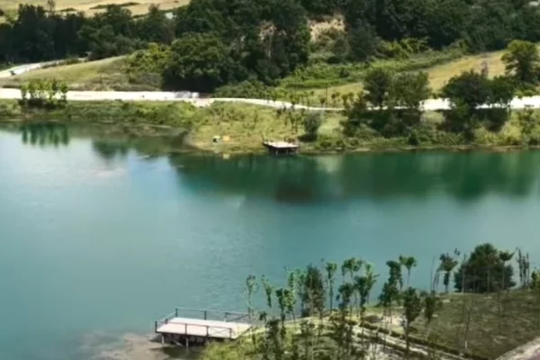 Appartamento in vendita a Tirana 2+1, Vuoto