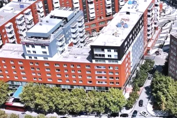 Shtepi me qera Apartament ne Tirane, 3+1, Mobilimi E mobiluar, Pagesa 1,000  Euro.
