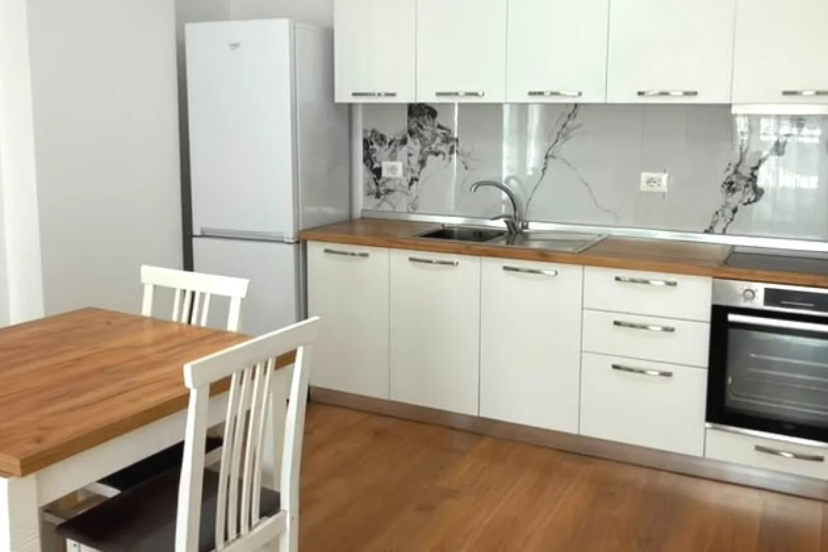 Shtepi me qera Apartament ne Tirane, 2+1, Mobilimi E mobiluar, Pagesa 75,000  Leke.