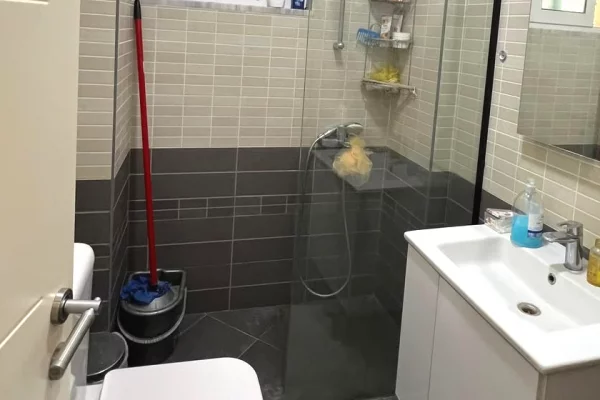 Shtepi me qera Apartament ne Tirane, 2+1, Mobilimi E mobiluar, Pagesa 70,000  Leke.