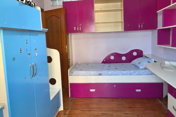 Shtepi me qera Apartament ne Tirane, 2+1, Mobilimi E mobiluar, Pagesa 47,000  Leke.