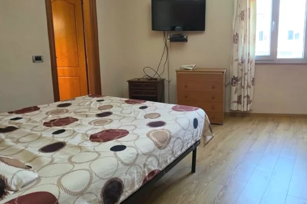Shtepi me qera Apartament ne Tirane, 2+1, Mobilimi E mobiluar, Pagesa 47,000  Leke.