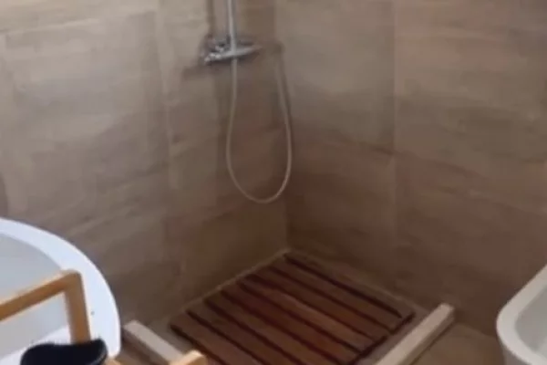 Shtepi me qera Apartament ne Tirane, 2+1, Mobilimi E mobiluar, Pagesa 700  Euro.