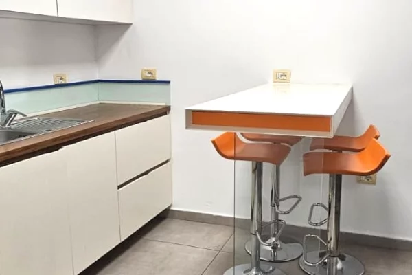 🏢 JEPET ME QIRA AMBIENT ZYRASH – KOMUNA E PARISIT