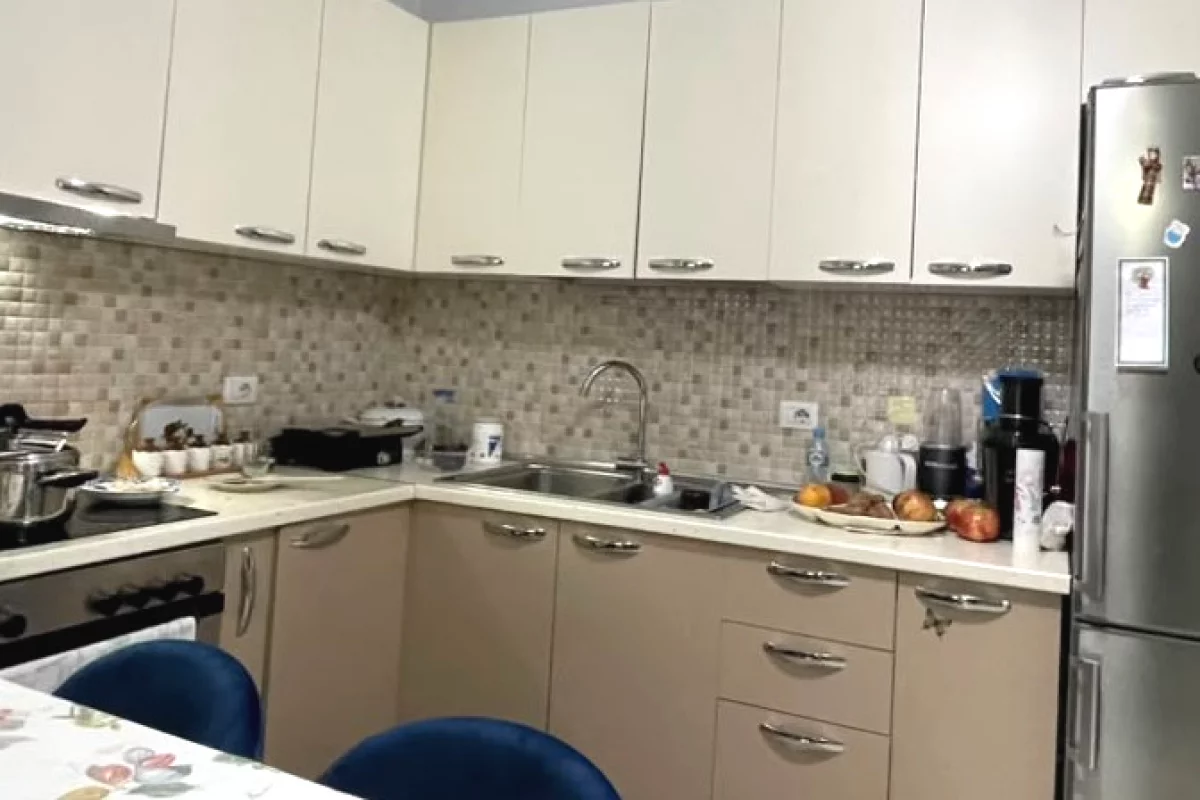 Shtepi me qera Apartament ne Tirane, 1+1, Mobilimi E mobiluar, Pagesa 60,000  Leke.