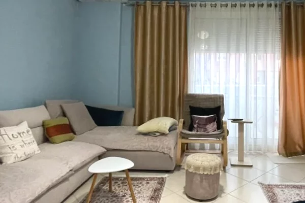 Shtepi me qera Apartament ne Tirane, 1+1, Mobilimi E mobiluar, Pagesa 60,000  Leke.