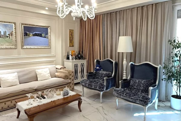 Shtepi ne shitje Apartament ne Tirane, 3+1, Mobilimi E mobiluar, Pagesa 565,000  Euro.