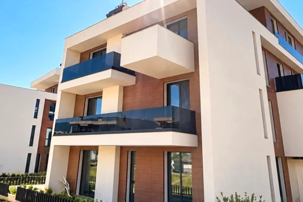 🏡 SHITET APARTAMENT 3+1+2 ME GARDEROBË – TULIPAN RESIDENCE