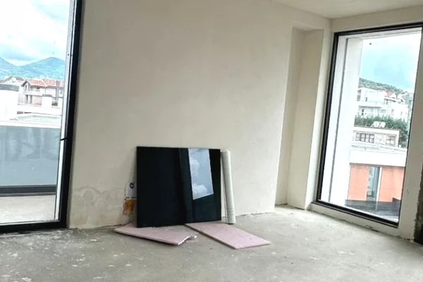 Appartamento in vendita a Tirana 3+1, Vuoto