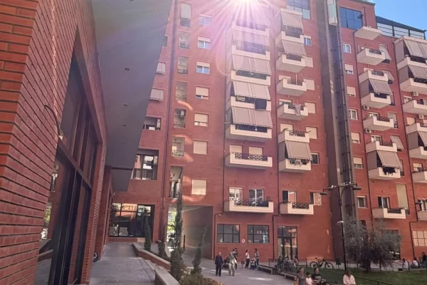 Appartamento in vendita a Tirana 2+1, Arredato