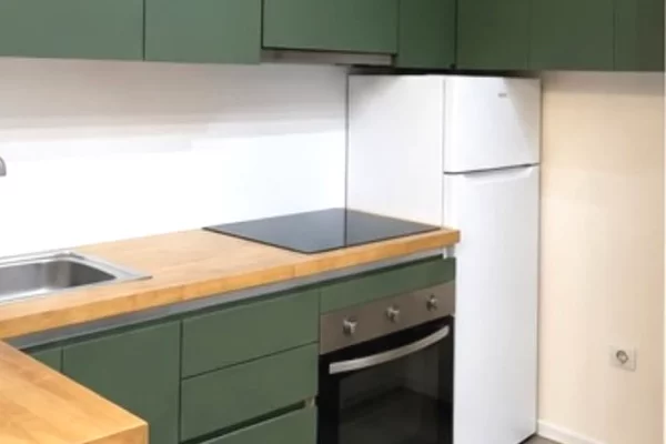 Shtepi ne shitje Apartament ne Tirane, Garsoniere, Mobilimi E mobiluar, Pagesa 79,000  Euro.