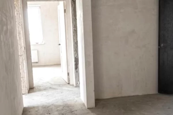 Shtepi ne shitje Apartament ne Tirane, 2+1, Mobilimi Bosh, pa mobiluar, Pagesa 432,300  Euro.
