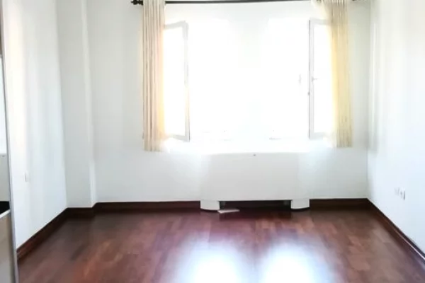 Shtepi me qera Vila Luksoze ne Tirane, 4+1, Mobilimi Pjeserisht e mobiluar, Pagesa 3,000  Euro.