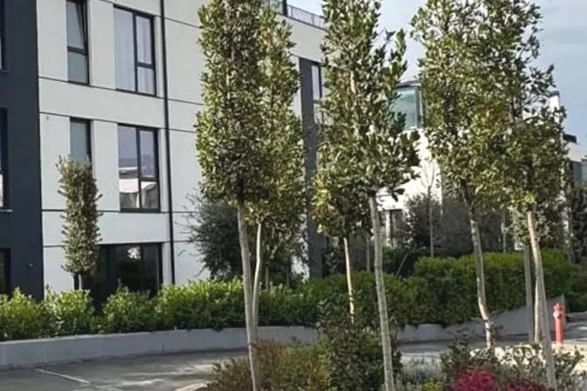 Shtepi ne shitje Apartament ne Tirane, 3+1, Mobilimi Bosh, pa mobiluar, Pagesa 562,000  Euro.