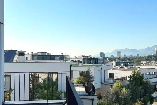Shtepi ne shitje Apartament ne Tirane, 3+1, Mobilimi Bosh, pa mobiluar, Pagesa 562,000  Euro.