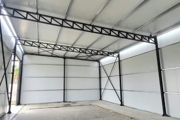 Ambiente Commerciale in Affitto 4+1 a Tirana - 70,000 Leke