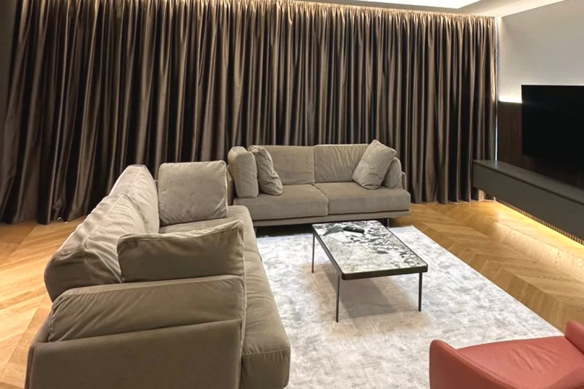 Shtepi me qera Apartament ne Tirane, 2+1, Mobilimi Bosh, pa mobiluar, Pagesa 3,000  Euro.
