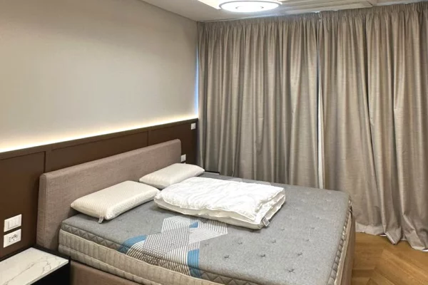 Shtepi me qera Apartament ne Tirane, 2+1, Mobilimi Bosh, pa mobiluar, Pagesa 3,000  Euro.