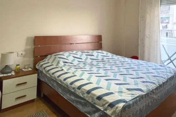 Shtepi me qera Apartament ne Tirane, 1+1, Mobilimi E mobiluar, Pagesa 60,000  Leke.