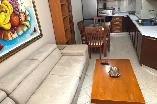 Shtepi me qera Apartament ne Tirane, 2+1, Mobilimi E mobiluar, Pagesa 58,000  Leke.