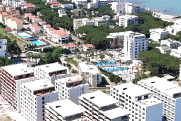 Shtepi ne shitje Apartament ne Durres, 1+1, Mobilimi Bosh, pa mobiluar, Pagesa 92,026  Euro.