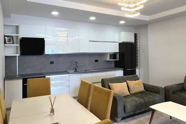 Shtepi me qera Apartament ne Tirane, 2+1, Mobilimi E mobiluar, Pagesa 95,000  Leke.
