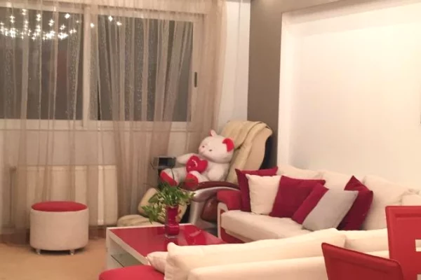 Shtepi ne shitje Apartament ne Tirane, 2+1, Mobilimi E mobiluar, Pagesa 331,500  Euro.