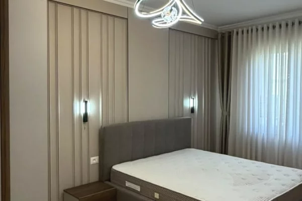 Shtepi ne shitje Apartament ne Tirane, 2+1, Mobilimi E mobiluar, Pagesa 18,000,000  Leke.