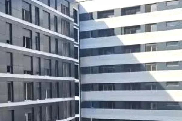 Shtepi ne shitje Apartament ne Tirane, 2+1, Mobilimi Bosh, pa mobiluar, Pagesa 220,000  Euro.